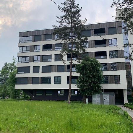 Park Lake Suite Τούζλα Εξωτερικό φωτογραφία