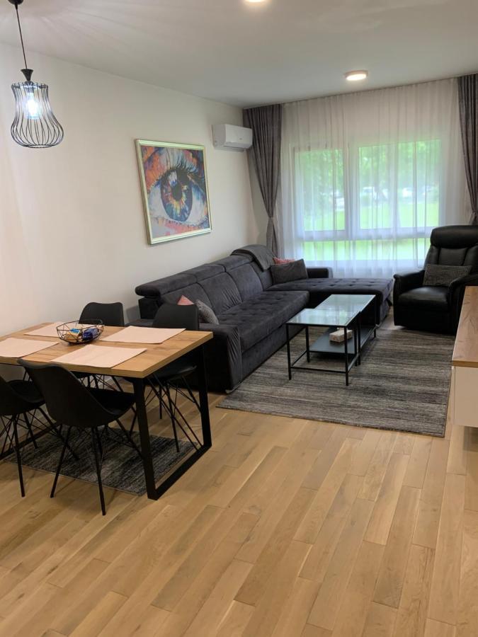 Park Lake Suite Τούζλα Εξωτερικό φωτογραφία