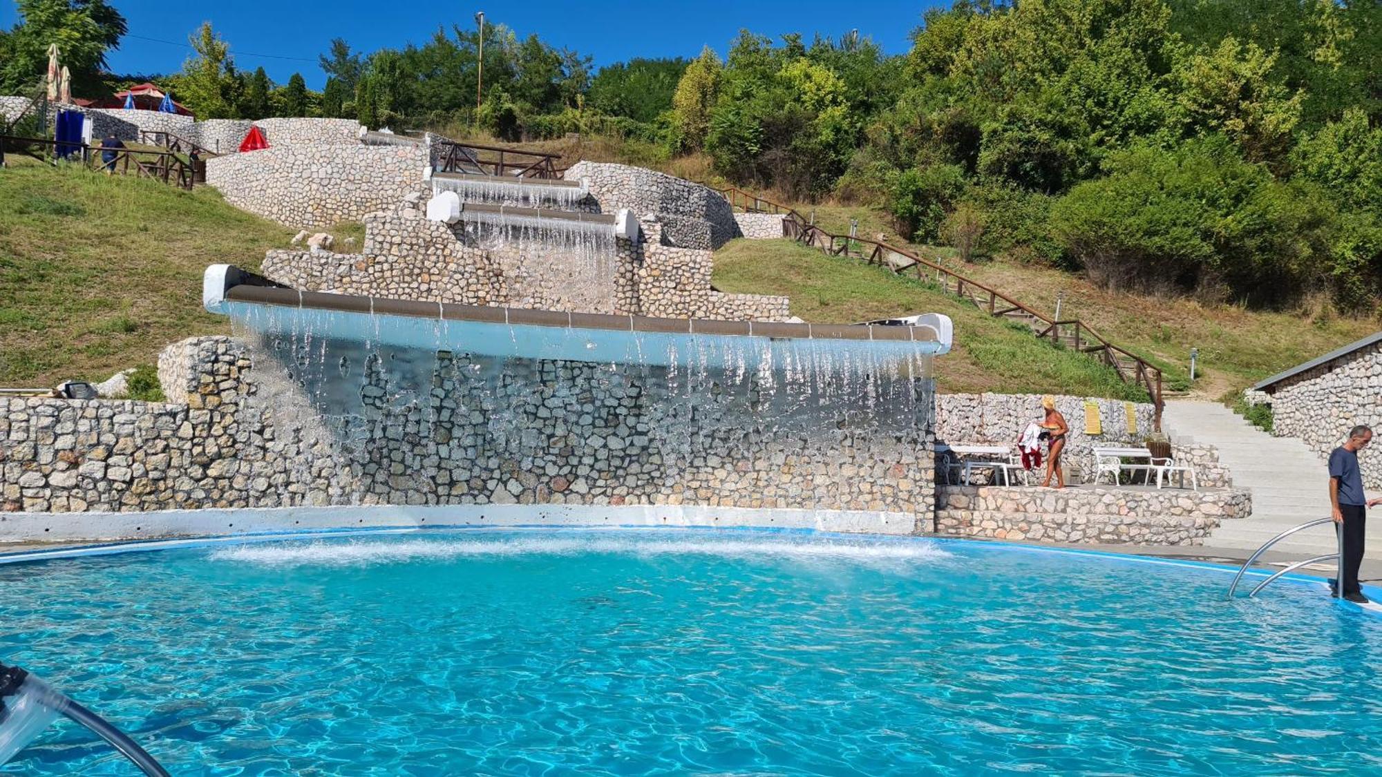 Park Lake Suite Τούζλα Εξωτερικό φωτογραφία